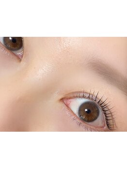 ナチュラル上品な目元にしたい