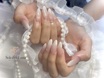 ソレイユ エ ルナ(Soleil et Luna)の写真/ちゅるんと艶めく美フォルム♪大人可愛いシンプルネイル