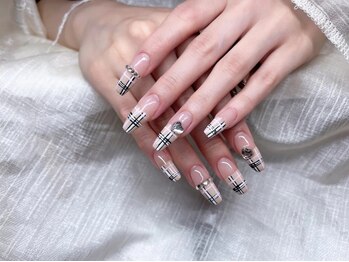 はなネイルサロンの写真/憧れのロングネイルも思いのまま♪【長さ出し対応OK】折れた爪の補修から10本長さ出しまで柔軟に対応!