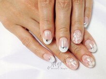 ネイルサロン ビューティーマジック 川口店/ 定番白フレンチ＆さくらネイル