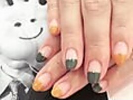 フラットフレンチネイル