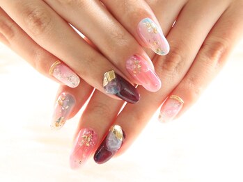 クリスタルネイル ボンベルタ橘店(CRYSTAL NAIL)/大人女子ネイル