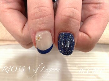 リオッサ オブ ラグーン(RIOSSA of Lagoon)/ネイビーフレンチ×キラキラ