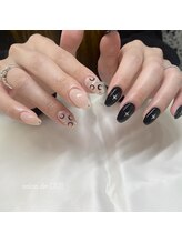 サロンドウイ(salon de OUI)/ちぐはぐネイル