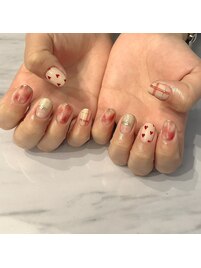 ガーリーチェック柄ネイル