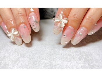 バタフライ×ホワイトグラデ