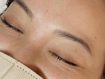 ネネ(nene.)の写真/《お顔の印象は80％眉毛で決まる!!》可愛い系・綺麗系など、一人一人のお顔に合わせて眉の形をデザイン♪