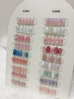 アプリココ(apricoco)の写真/定額で叶う上品なうる艶ネイル、指先に宝石のような輝きを！