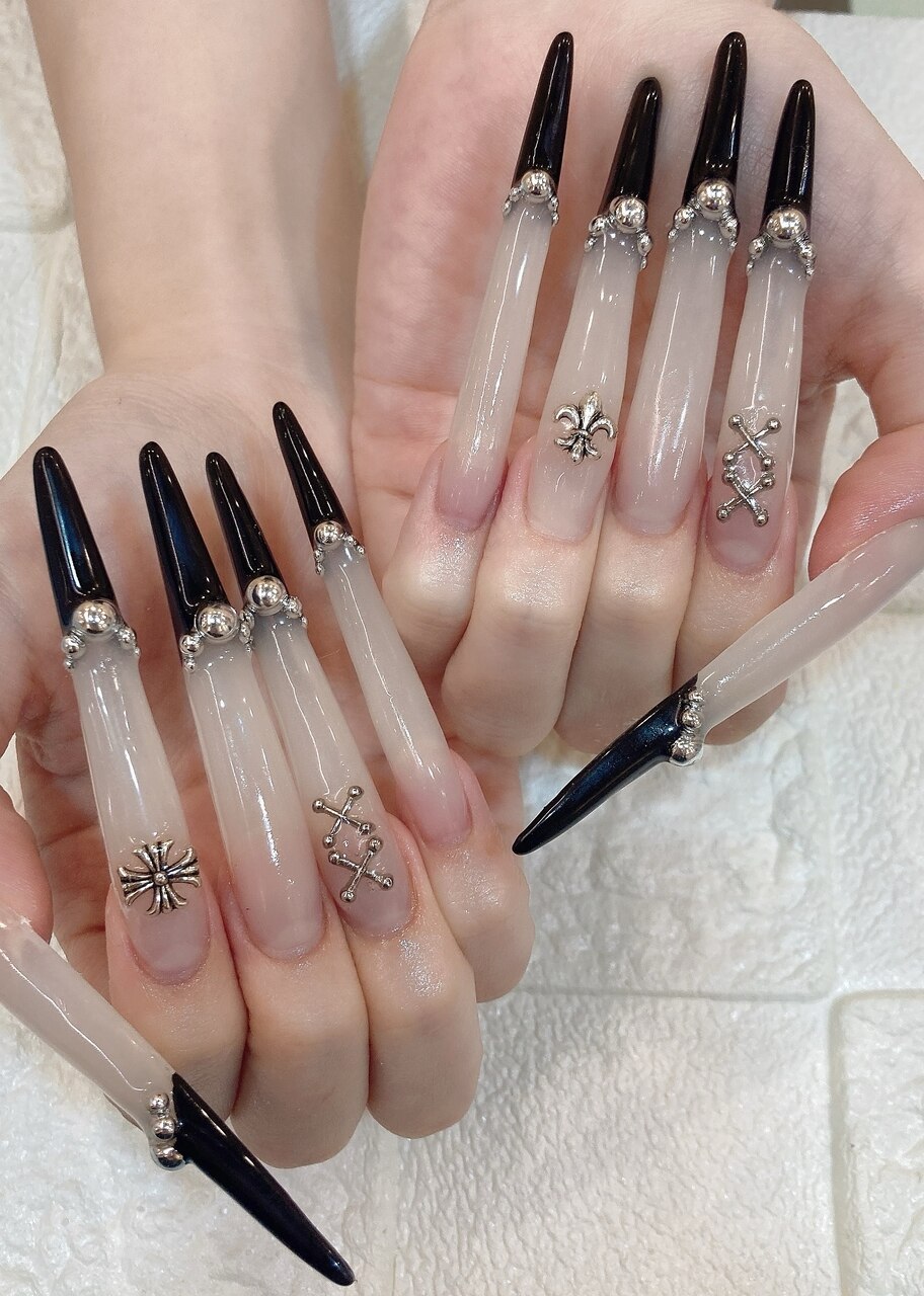 Litenスカルプチュアフォームプルオーバー、ホワイト2025AW商品です。 Litenスカルプチュアフォームプルオーバー、ホワイト2025AW商品