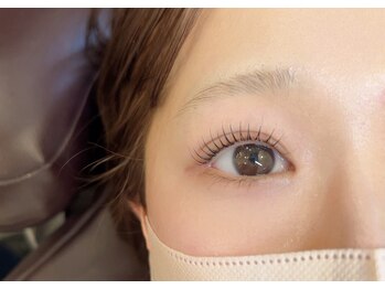 フリープ(freep)の写真/美容液でかけるパーマ《ラッシュリフト》にお悩み別のオプション有り☆自然な付け心地で、目力UP!