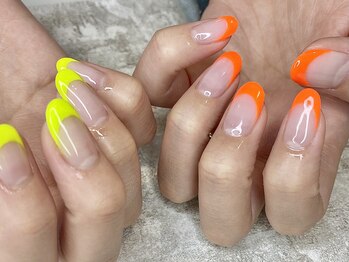 プリズム(PRISM)/蛍光フレンチジェルネイル