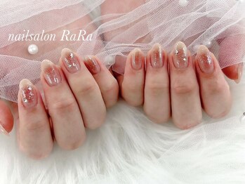 ララ(RaRa)/キラキラチークネイル