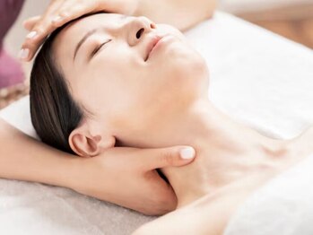 サバ ビューティースペース(saba beauty space)の写真/ヘッドマッサージ×デコルテリンパマッサージでお手軽に疲れを癒しませんか？当サロンで至福のひとときを★