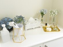 セイ(SEI)/水色とかすみ草がかわいい