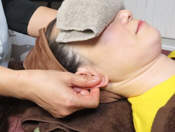 サトミン(Satomin)/【耳ケアセラピー】反射区を揉む