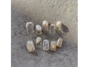 シルニー リム(Silny rim)/アシンメトリーニュアンスネイル