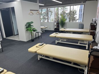 骨盤先生のカラダメンテ 大阪梅田店/広い店内