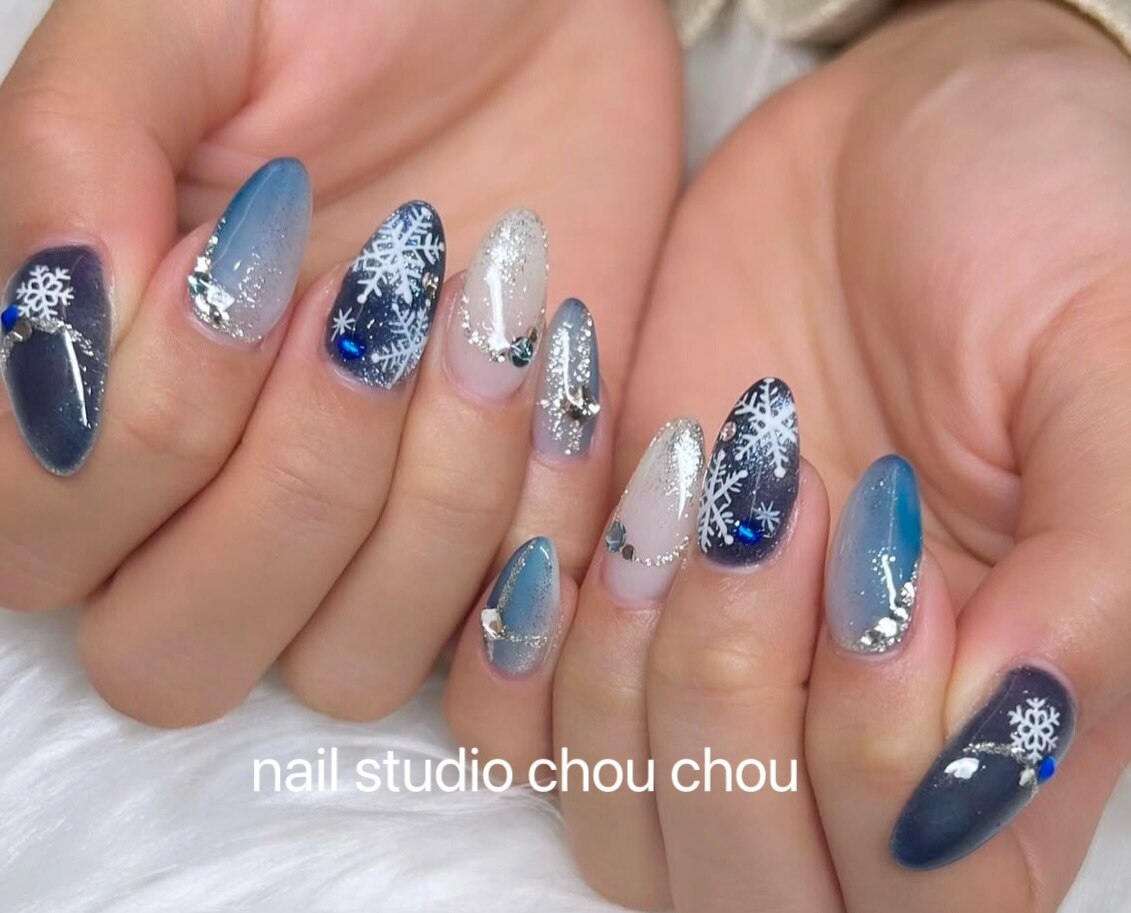 2025年-2026年冬トレンド】ブルー（青）のネイルデザイン集｜人気順