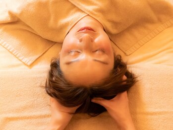 ココナサロン(cocona salon)の写真/《通いやすい価格×まどろみ入眠ヘッドスパ30分¥2500~》やみつきになる方多数!個室空間で日々の疲れを解消*