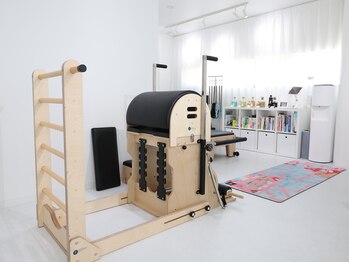 ピラティスエルエー(pilates LA)/チェア＆バレルも完備！