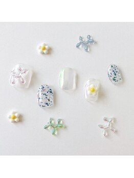 ネイルアトリエ いちごパフェ/おさんぽバルーン犬