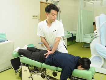 よし鍼灸接骨院 尼崎本院の写真/【全スタッフ国家資格保有の実力派サロン◆】綺麗な姿勢は美容面でも健康面でも良い事尽くし◎