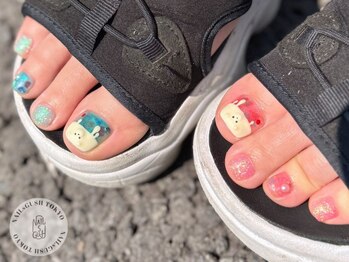 ネイルズガッシュ 溝の口店(NAILs GUSH)の写真/【おしゃれは足元から♪】可愛いサンダルには可愛いフットネイルが良い！！うるキラから派手可愛いまで◎