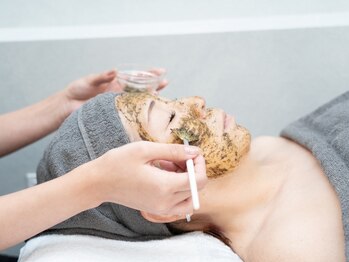 ジュエル(JEWELL)の写真/【秋のうるツヤ肌で自撮り映え◎】「あなた史上、最高の美肌へ。」ハーブピーリングでつるんと美肌◇