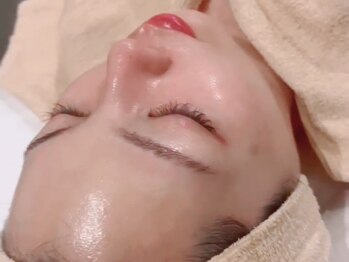 パルタージュ 三宮(Partage)の写真/ノーファンデ肌へ導く◎美肌の秘密はここに！韓国スタイルのセルマンで肌質改善、艶玉肌を実現♪