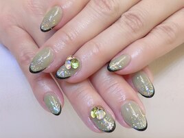 大人気フレンチネイル