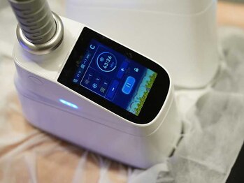 ルナ(LUNA)の写真/【メンズにオススメ◎本気で痩せたい方必見！】冷却マシンで脂肪を徹底分解！部位ごとの集中ケアができる◎