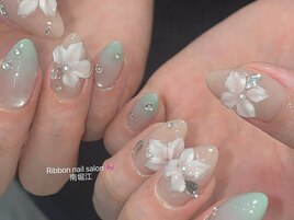 多めの3D花xストーンネイル