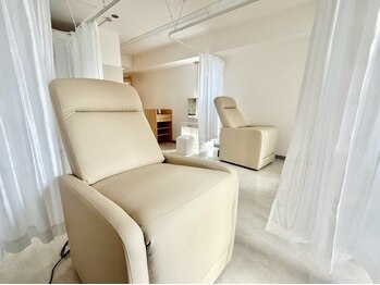 ローレル バイ スノードロップ 高円寺店(Laurel by Snowdrop)の写真/【高円寺駅★NEW OPEN】束感維持の《形状記憶まつげパーマ》が受けられるまつ毛&眉毛専門サロン◎