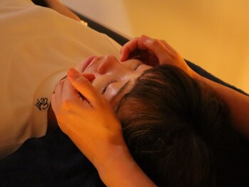 サンリラクゼーション 平塚店の写真/平塚徒歩3分!メイクをしたまま気軽に施術OK☆小顔コース登場♪お顔・頭の筋肉やツボをほぐしむくみ顔改善♪