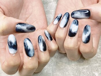 プリズム(PRISM)/ニュアンスモノクロジェルネイル