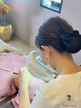 サロン マロウ(SALON Marrow)の写真/毛穴エクストラクションプロ認定サロン◇毛穴の汚れ・黒ずみ・角栓をごっそり取り除き、お肌のトーンUP♪