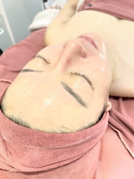 ハートフル ビューティー(HEARTFUL BEAUTY)の写真/年齢肌レスキュー☆「セルマンピーリング」「エラスチン」で年齢によるお肌のお悩み改善/憧れの艶肌へ◎