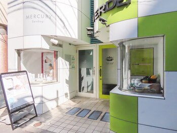 マーキュリー 千駄木/千駄木駅すぐのサロン