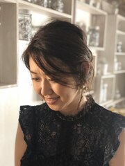 紺谷　美華(オーナー／日本ネイリスト協会常任本部認定講師)