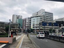 ビ フェイス(Bi-face)/スタバを左手に真っすぐ進みます