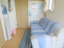 みうら鍼灸治療院の雰囲気（ご夫妻、親子、お友達などペアでのご来店も◎広々待合スペース有）