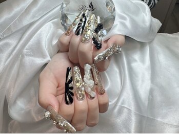 リサ(Risa)の写真/モチに定評あり◎【持ち込みデザイン140分¥10700】パーツすべて選び放題♪こだわりネイルにするなら当店★