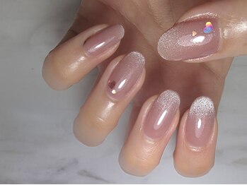 美人ネイル+ 品川高輪店の写真/オフィスワークの方にも大人気！上品さを楽しむ大人のマグネットネイル♪指先に奥行きのあるキラメキを。