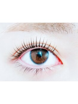 ナチュラル上品な目元にしたい