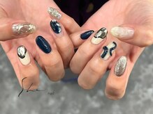 シー(SHE)/個性派ネイル