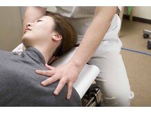 新宿西口カイロプラクティック/【施術の流れ】首・肩の凝り疲れ