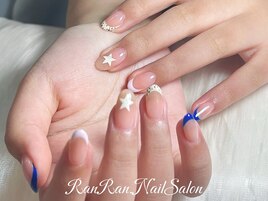星とドットのフレンチネイル