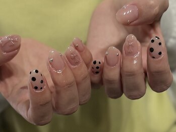 トプ(tob)の写真/歴12年以上の技術の高さで目を引く華やかな指先に♪フォルムにもこだわる丁寧な施術でどこから見ても美しく