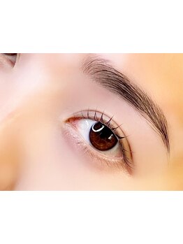 ナチュラル上品な目元にしたい