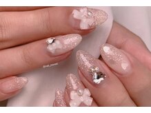 ユミ(Umi)の雰囲気（綺麗マグネット＋フラッシュネイル）